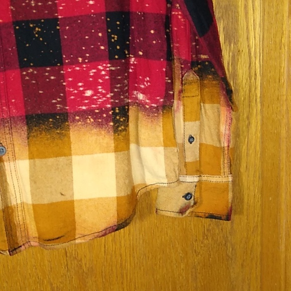 Flannel shirt, bleached with Jolly AF on the back - Picture 3 of 6